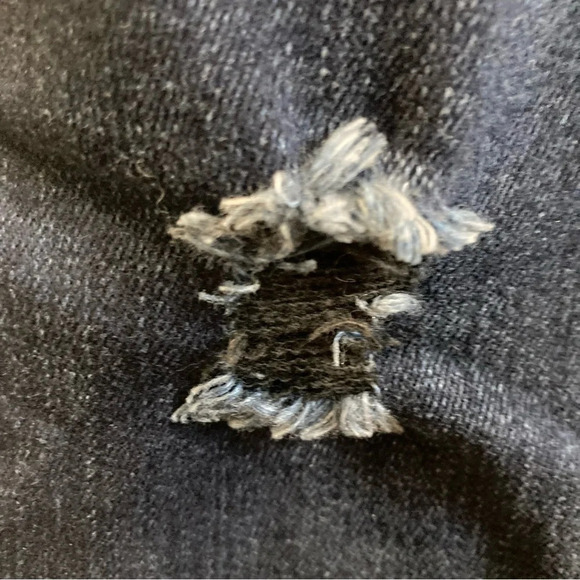 CABI Sz 32 Mid Rise Skinny Mid Wash Lightly Distressed Jeans - Picture 3 of 12